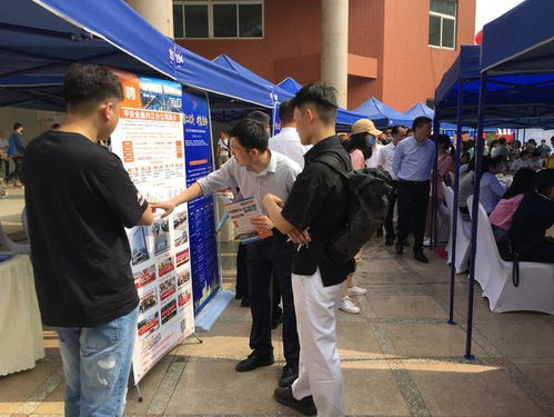 成渝兩地5市區企業自貢現場招聘 244家企業提供近1000個崗位